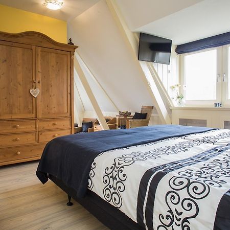 Het Schoolhuis Bed and Breakfast Ferwerd Esterno foto