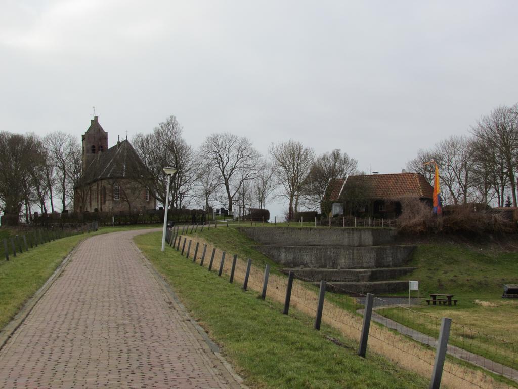 Het Schoolhuis Bed and Breakfast Ferwerd Esterno foto